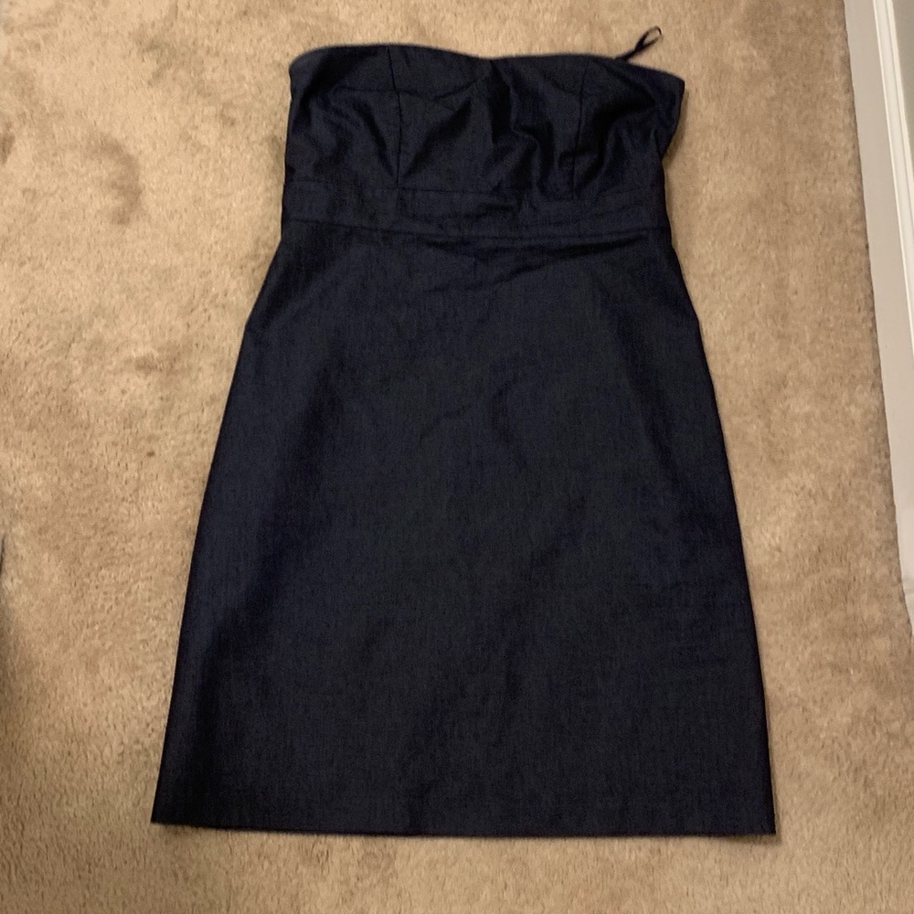 Strapless, sweetheart neckline, blue dress